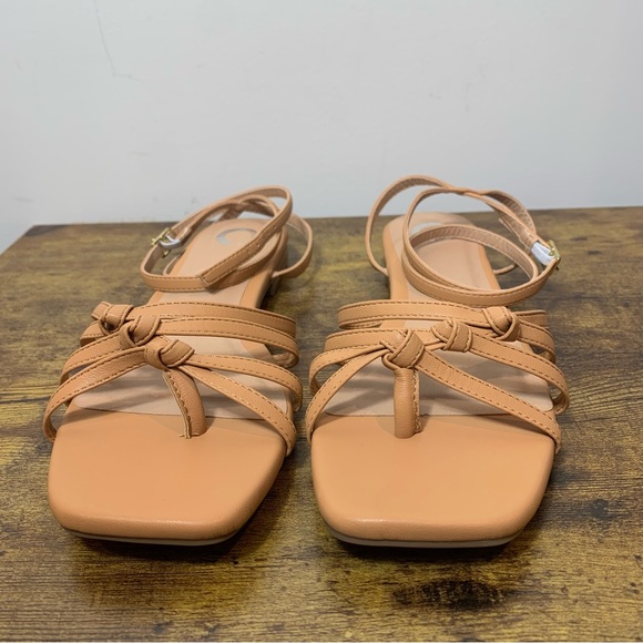 Journee Collection Indee Strappy Flat Sandal in Mocha New in Box Size 9 1/2 - Picture 4 of 13